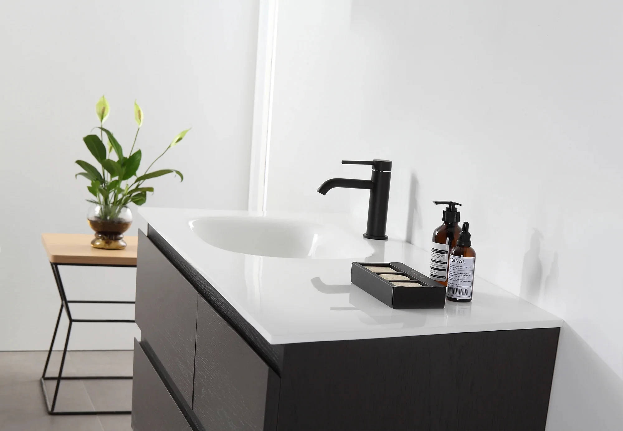 Modena Luxury Vanity (42"-72") 37 Modena Luxury Vanity (42"-72")