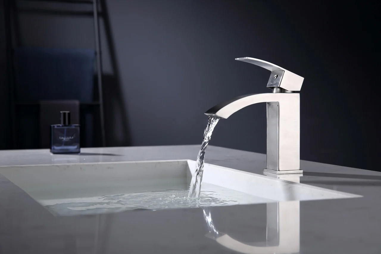 O&N Angular Rounded Single Lever Faucet (Black/Chrome/Brushed Nickel) 9 O&N Angular Rounded Single Lever Faucet (Black/Chrome/Brushed Nickel)